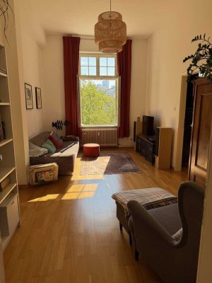 Helle 2,5-Zimmer-Wohnung in Stilaltbau mit 78 m² in zentraler Lage von Bockenheim