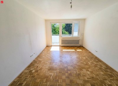 Lichtdurchflutete Räumlichkeiten in traumhaft grüner Wohnoase!