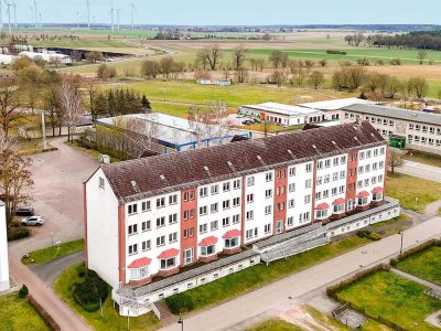 Wohn- und Geschäftshaus mit 3 Eingängen und 30 Einheiten