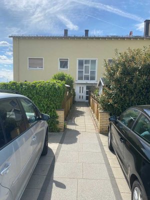 Karben: Gemütlich-warme SW-Einzimmerwohnung mit Balkon