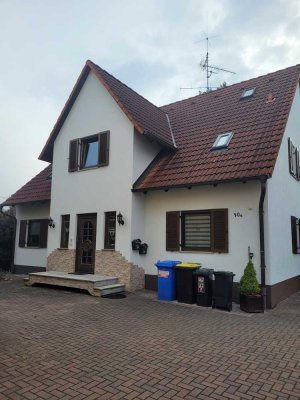 Geschmackvolle, sanierte 3-Raum-Maisonette-Wohnung in Nürnberg