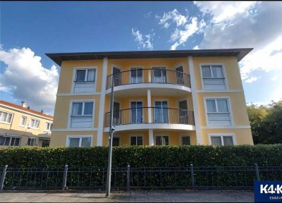 Traumhafte ETW in oberster Etage, 2 Balkone u. 2 Tiefgaragenstellplätze!