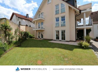 Wohn-TRAUM, komplett möbliert, mit KAMIN, moderner EBK, zwei TERRASSEN und TGL Bad