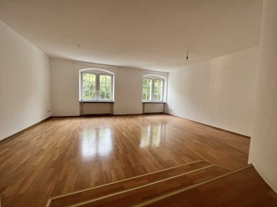 Schicke 2-Zimmer Wohnung im 1. OG  in Regensburger Innenstadt