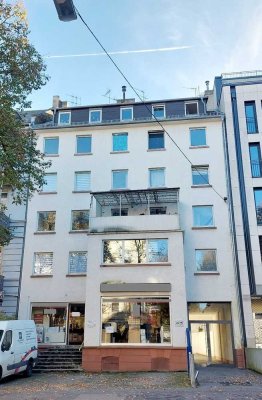 Mitten in der City: charmantes Domizil im 4.OG mit EBK
