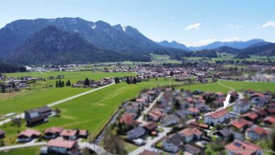 Inzell im Chiemgau! 
Ruhig, sonnig, Bergblick! 
3 Zimmer-Erdgeschosswohnung - auch ideal als FeWo!