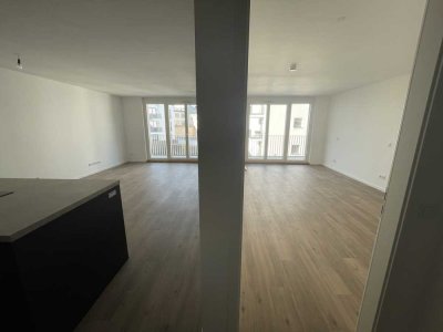 4-Zi-Wohnung mit Balkon nahe Goetheplatz im 2.OG  mit EBK zur Ablöse
