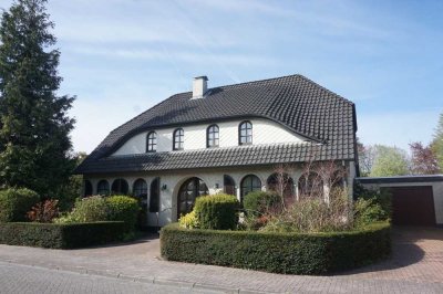 Exklusives Wohnhaus für zwei Parteien
- keine Käuferprovision -