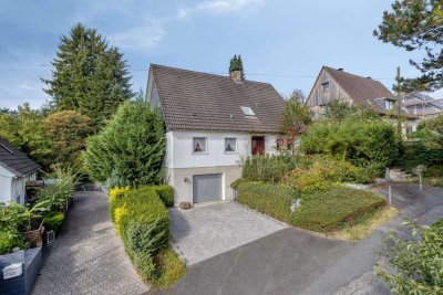 3.337 m² Grundstück! Freistehendes Einfamilienhaus, Nebenhaus & 6 Garagen in Bochums schönster Natur