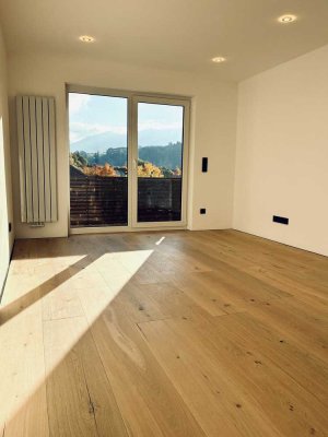 Exklusive 2-Zimmer-Wohnung mit Bergpanorama – Erstbezug nach hochwertiger Kernsanierung