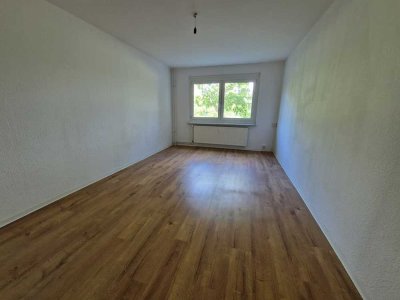 Erdgeschoss - Wohnküche - Balkon - was will man mehr?