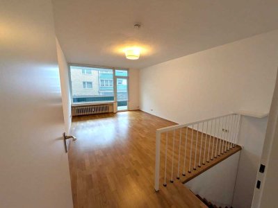 2 Zimmer Wohnung zw. City und Barmer Anlagen mit Einbauküche und Balkon