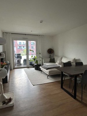 Neuwertige 2- Zimmer- Wohnung im Ostend mit Balkon und EBK