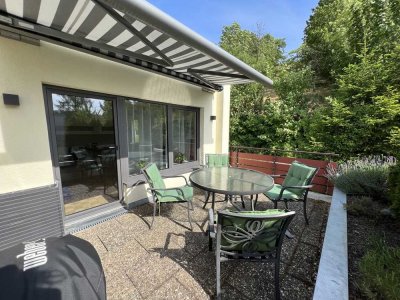 Stilvolle, neuwertige 2,5-Zimmer-Penthouse-Wohnung mit Balkon und EBK in Kernen im Remstal