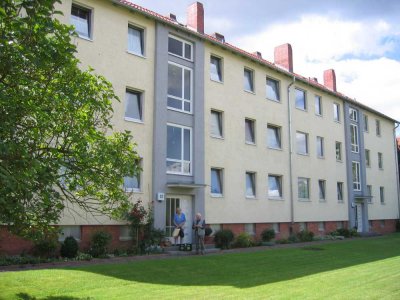 ruhige, energetisch und kernsanierte 3 Zimmer mit Balkon