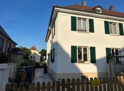 Lichtdurchflutete Doppelhaushälfte in Feuerbach zu vermieten5 min zu Bosch, 10 min zu Porsche