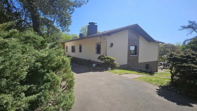 großzügige villa mit Panoramablick, swimmingpool, kamin und riesig garten