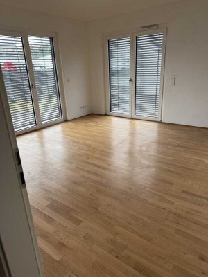 Helle, lichtdurchflutete 2-Zimmer-Wohnung in guter Lage