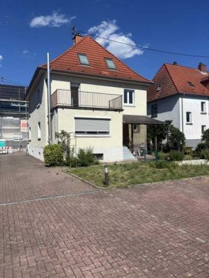 1-2 Familien Wohnhaus mit Gestaltungs- und Ausbaumöglichkeiten für Eigennutzer oder Kapitalanleger