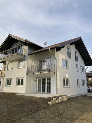 In Bernau am Chiemsee: Gepflegte Erdgeschosswohnung mit zwei Zimmern und Terrasse