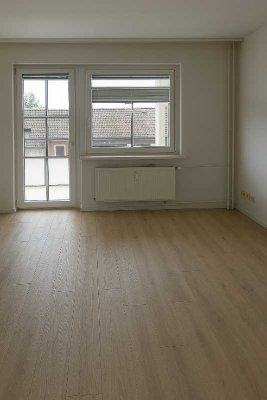 Senioren/innen Wohnung wird frei! 3 Zimmer, Loggia barrierefrei zum 01.05.2026