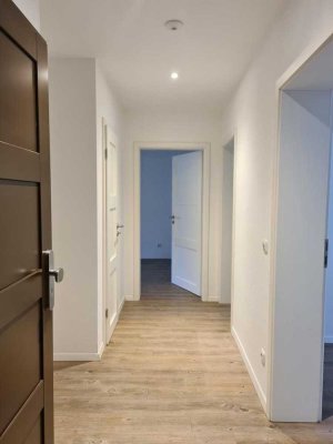 sanierte 2-Raum mit Balkon, Wanne, Dusche und Abstellraum ab 01.04.2026