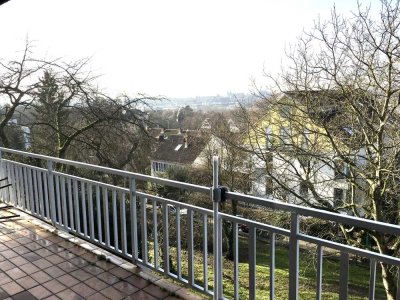Helle 2 Zimmerwohnung mit Stadtblick-Balkon, Hallenbad, TG    Provisionsfrei