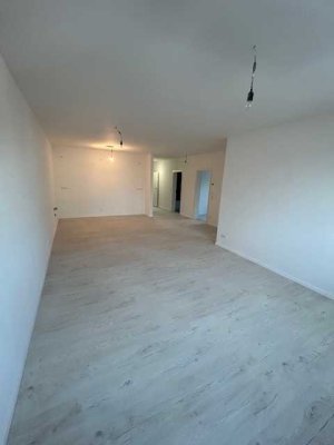 Neubau 2025: 4 Zimmer-Wohnung mit Klimaanlage und 2-PKW-Stellplätz+Garten