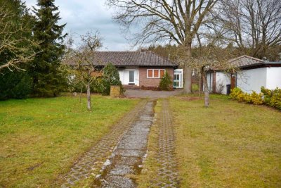 Freistehender Bungalow mit Charakter auf großzügigem Grundstück