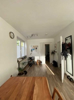 Helle und gut geschnittene 2 Zi-Wohnung mit EBK und Stellplatz in guter Wohnlage von Backnang