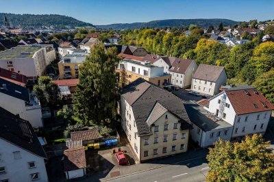Kapitalanlage in der Medizintechnikstadt – Mehrfamilienhaus mit 9 Wohnungen. 55.800€ Mieteinnahmen.