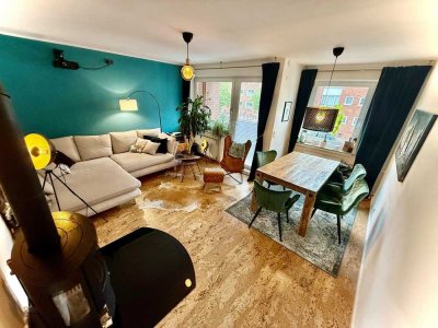 Provisionsfrei: Stilvolle, renovierte 3-Zimmer-Wohnung mit Kamin, EBK+ Balkon, ruhig und zentral