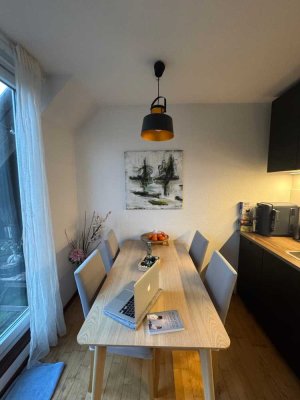 Helle 50 m² Maisonette-Wohnung mit sonnigem Balkon. Ideal für Single oder Paar