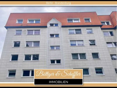 Ansprechende 3-Zimmer-Wohnung mit Balkon, Einbauküche, Wannenbad  und PKW-Stellplatz