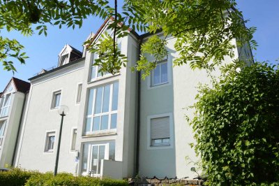 Passau, Heining, gepflegte 2,5 Zimmer, Wintergarten, Tiefgarage, Kellerabteil, EBK