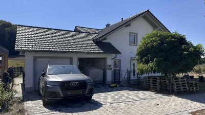 Modernes Einfamilienhaus in attraktiver Neubausiedlung mit direkter Aussicht in den Bayrischen Wald