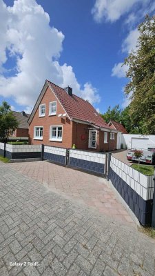 279000 € - 100 m² - 4.0 Zi.
Einfamilienhaus mit kl.Gästehaus.
