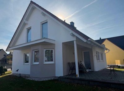 Freistehendes Einfamilienhaus mit großzügigen Garten -Provisionsfrei-
