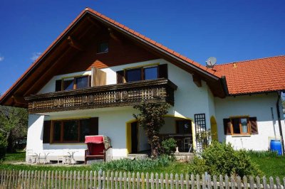 NEU! Liebenswerte Doppelhaushälfte mit großem Garten!