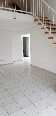 Neuwertige, moderne 3-Zimmer-Mais.-Wohnung mit Galerie u. toller Terrasse