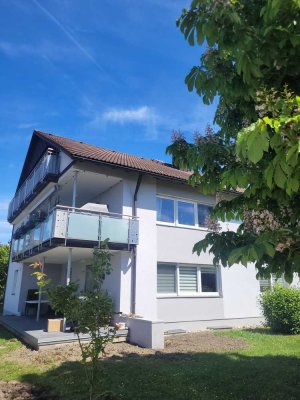 Stilvolle 2-Zimmer-DG-Wohnung mit großer Logia und Einbauküche in Herrieden