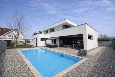 Exklusive Wohnqualität trifft modernes Design – Einfamilienhaus mit Pool und Spa-Charakter in Dornbirn