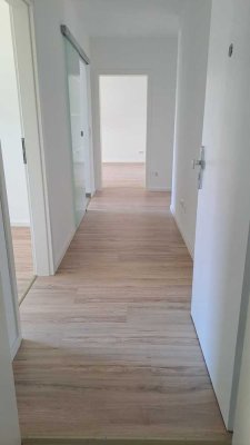 Umfangreiche, frisch sanierte Eigentumswohnung - ohne Makler-
