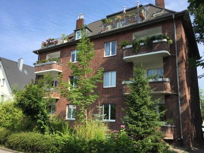 Maisonette am Stadtpark: 2,5-Zimmer mit Balkon, Garage, EBK