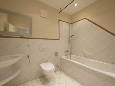 Teilmöblierte Single-Wohnung mit Einbauküche zu vermieten