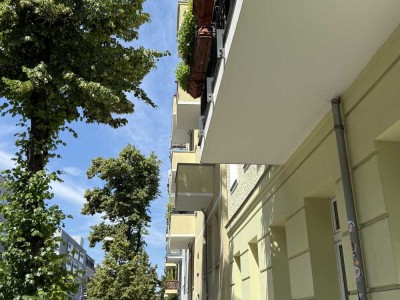 Wohnen wie im eigenen Stadthaus – separater Eingang und ca. 33 m² große Wohnterrasse