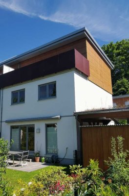 Wunderschöne DHH in Top-Lage von Kelkheim (Ts.) direkt am Liederbach