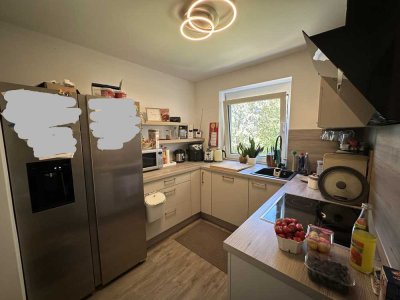 Mit Einbauküche / 1. OG. / 3,5 Zimmer mit Balkon
