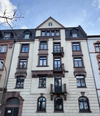 Stilvoller Altbau mit Mainblick – 3-Zimmer-Wohnung mit Balkon in zentraler Lage von Offenbach