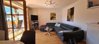 Nur befristete Mietzeit: Helle möblierte 2,5-Zimmer Wohnung mit Balkon